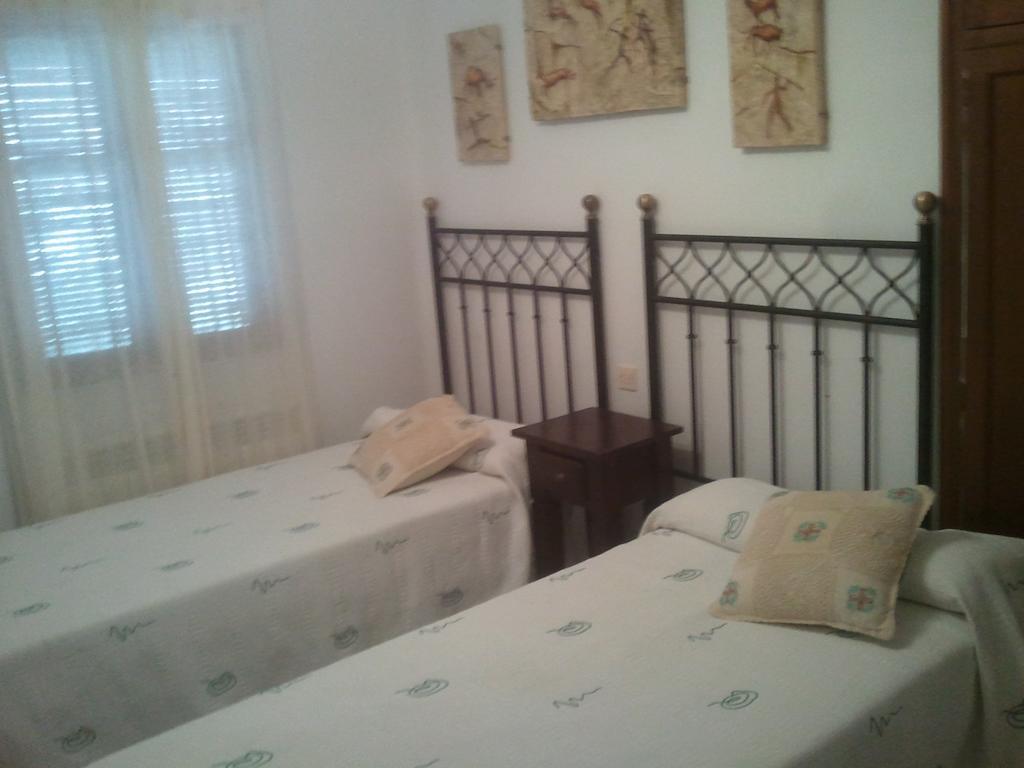 Hostal-Restaurante Fogon De Gredos Guisando Phòng bức ảnh