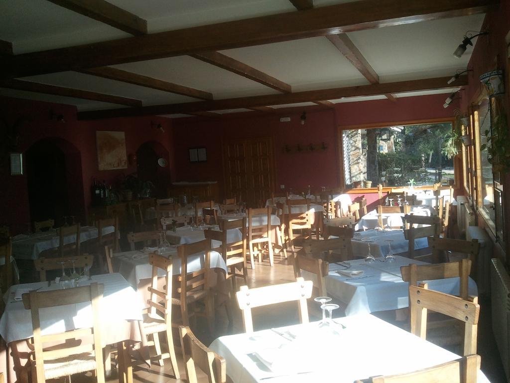 Hostal-Restaurante Fogon De Gredos Guisando Ngoại thất bức ảnh