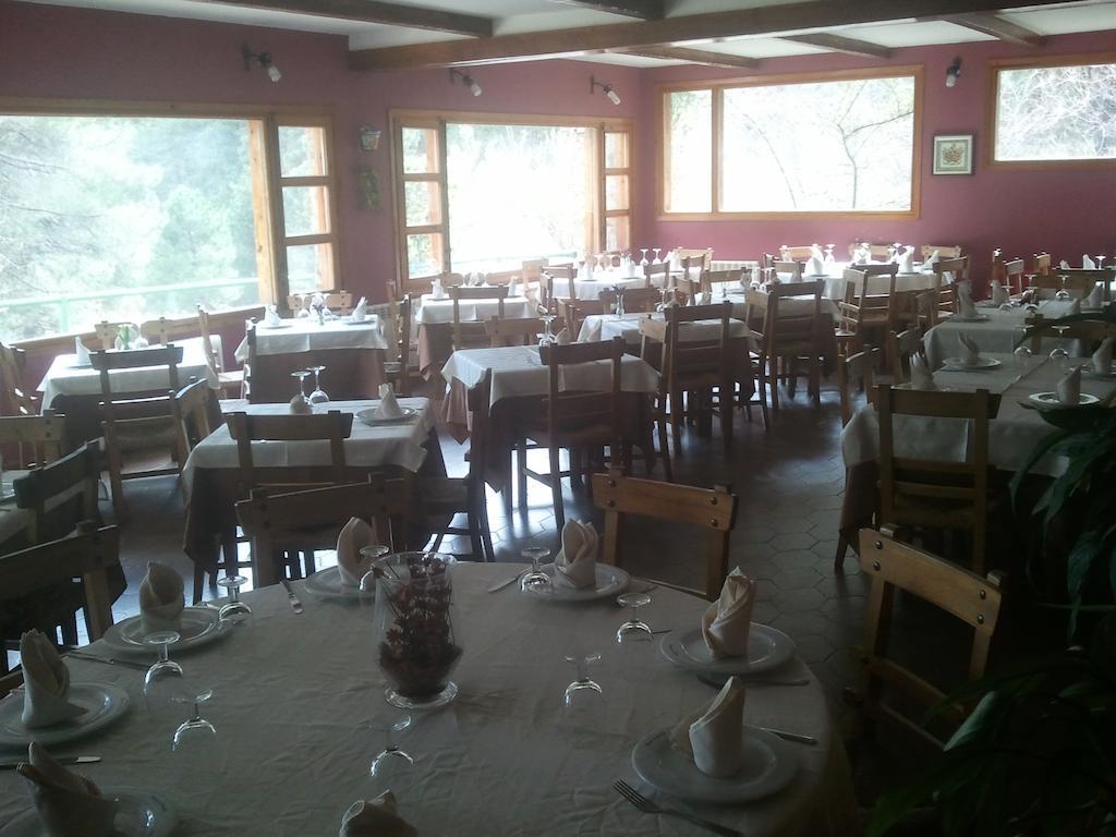 Hostal-Restaurante Fogon De Gredos Guisando Ngoại thất bức ảnh