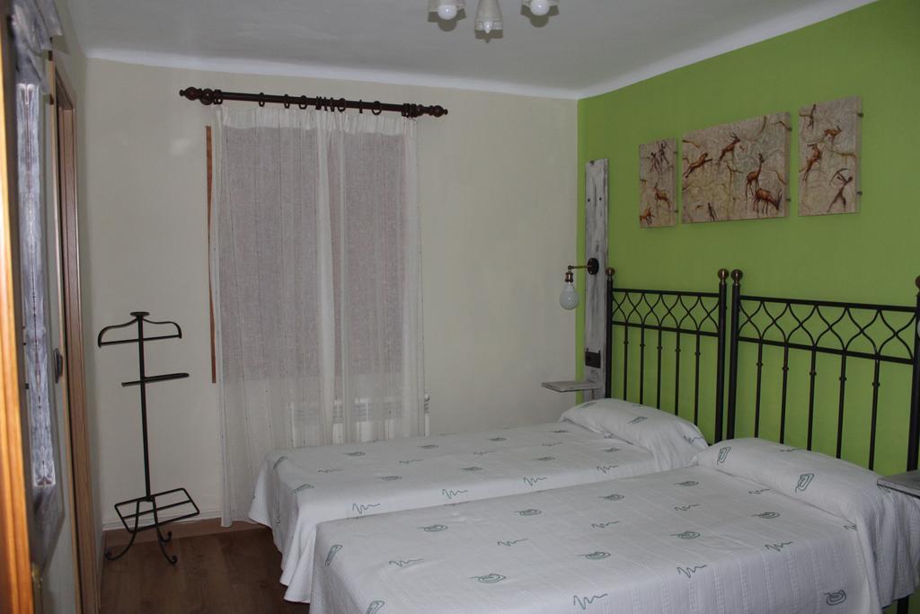 Hostal-Restaurante Fogon De Gredos Guisando Ngoại thất bức ảnh