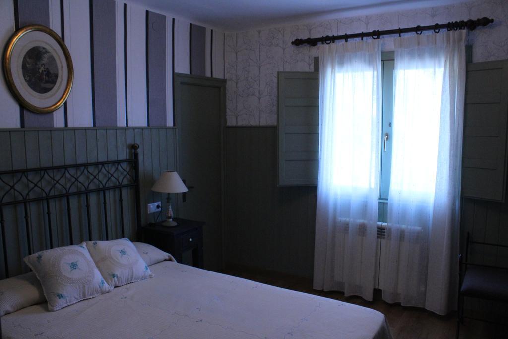Hostal-Restaurante Fogon De Gredos Guisando Ngoại thất bức ảnh